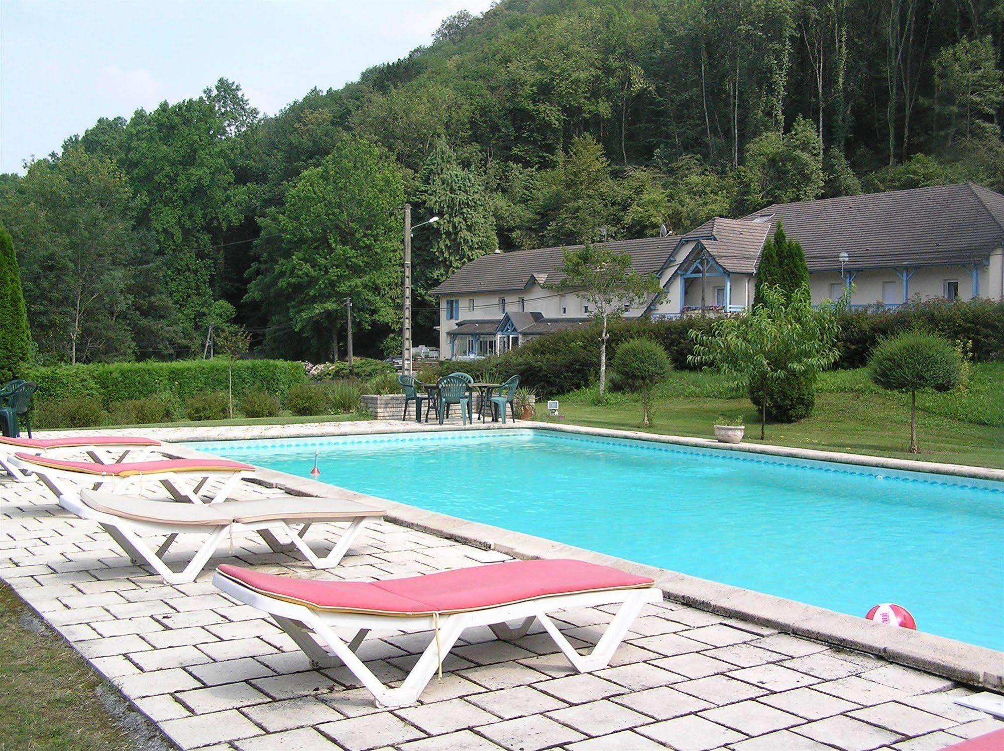 Au Bon Coin Hotel Lurbe-Saint-Christau Bagian luar foto
